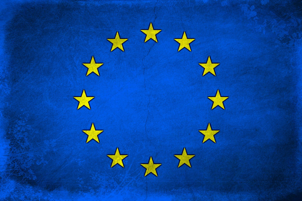 Euroopan unionin kaksitoista tähteä sinisellä pohjalla.